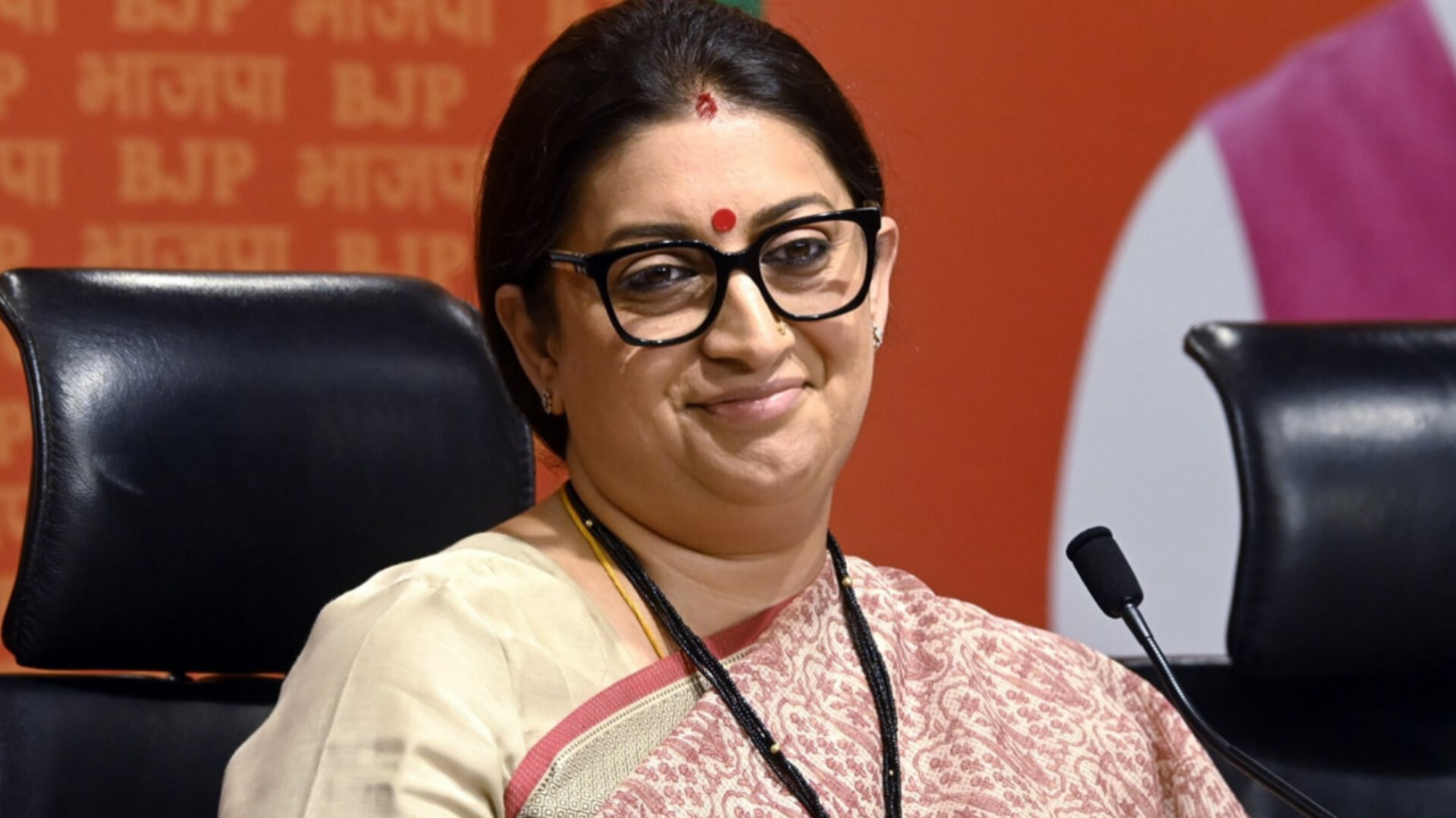 Smriti Irani Promises Rs 2 Lakh Support for ‘Jeevika Didis’ Under Rozgar Yojana in Bihar