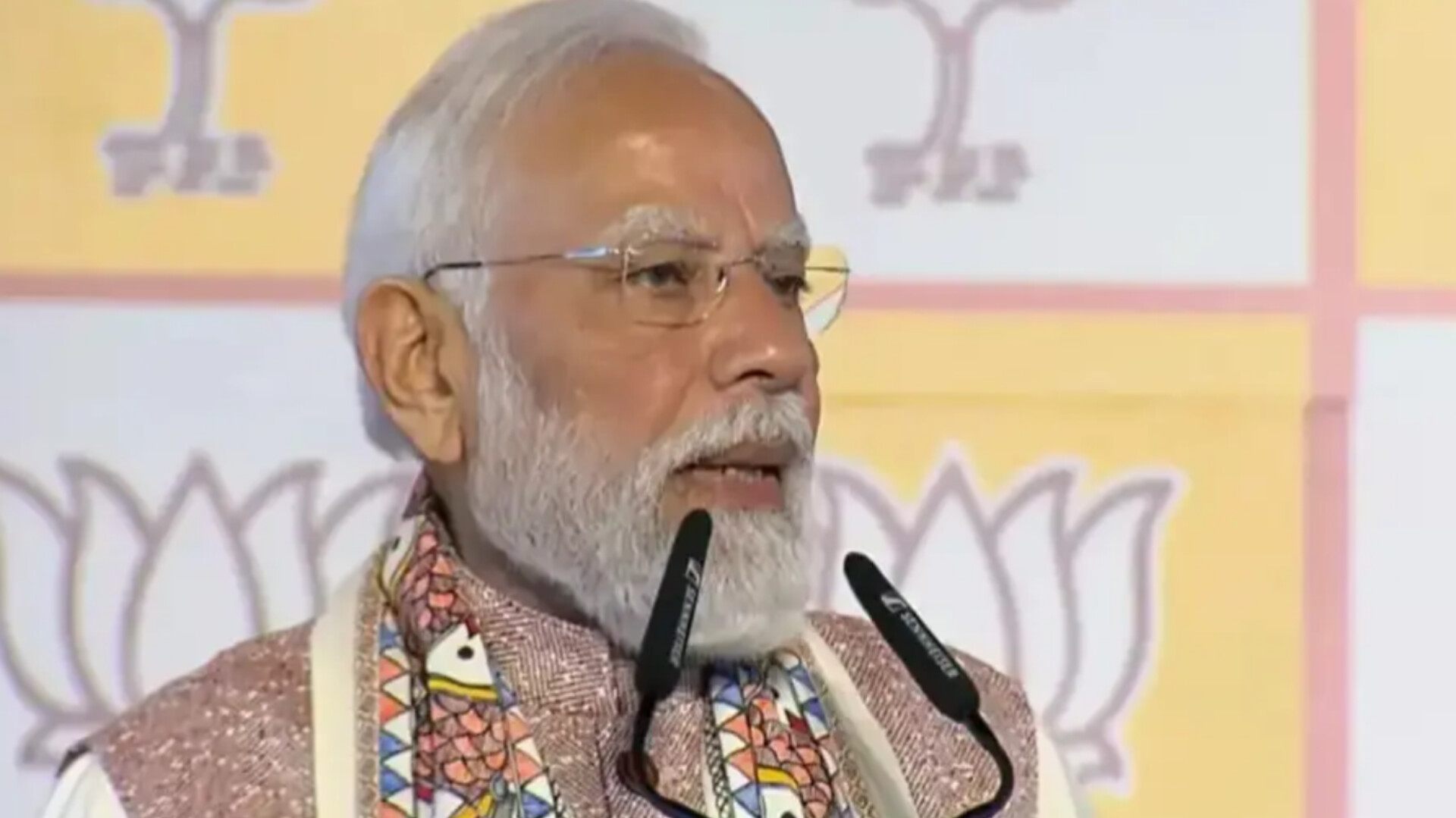 Tharoor Urges ‘Serious Introspection’ in INDIA Bloc After Bihar Election Rout