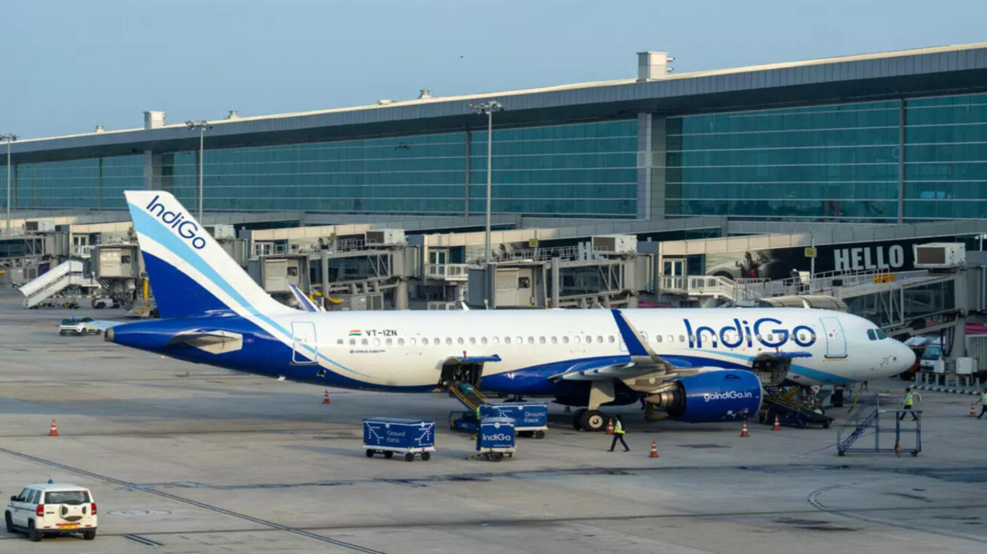 IndiGo Refunds ₹827 Crore, Returns 4,500 Bags as Government Warns of Strict Action